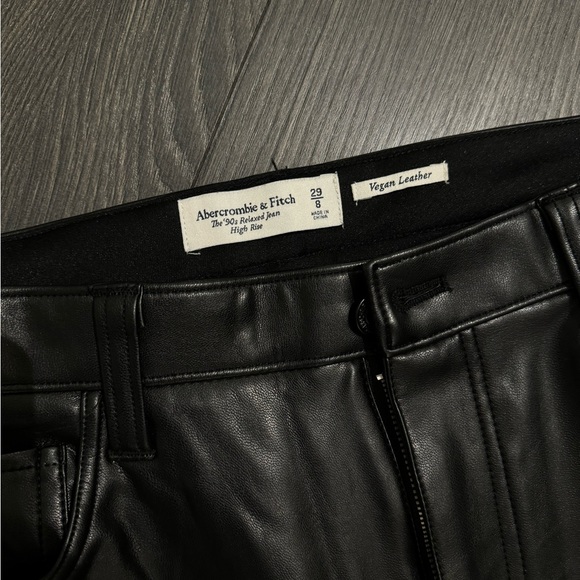 Abercrombie Finch, 90s relax high-rise leather pants - Picture 9 of 9